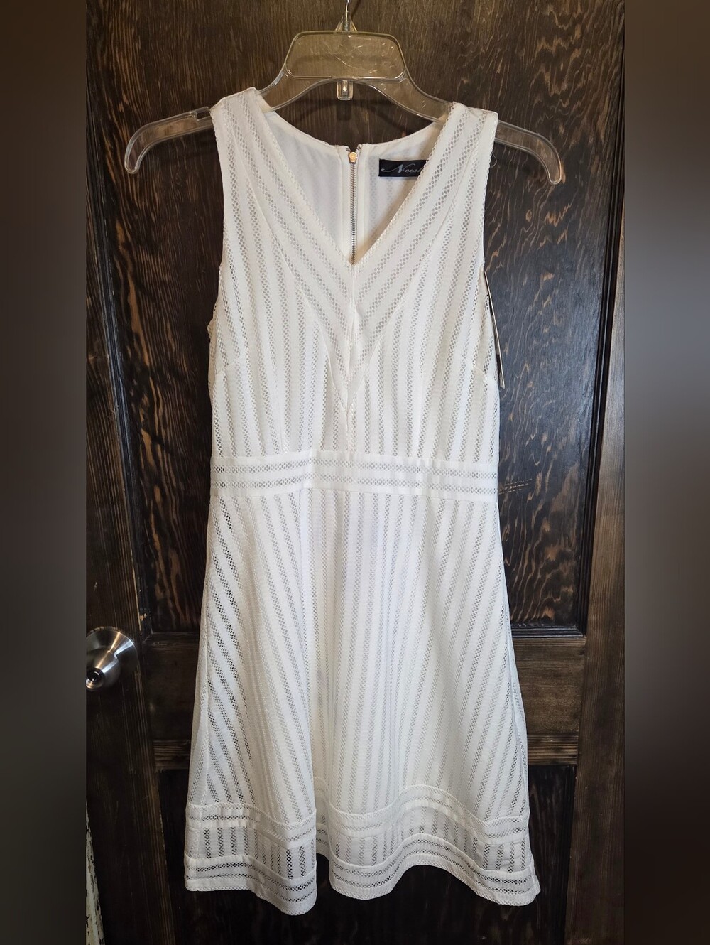 NWT Neesha White V-Neck Sleeveless Lace Fit & Flare Dress